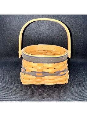 Longaberger 2003 Collectors Club Renewal Basket